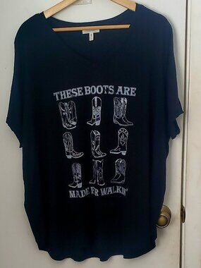Maurices Black Western Boots Graphic T-Shirt Women's Size 2X
